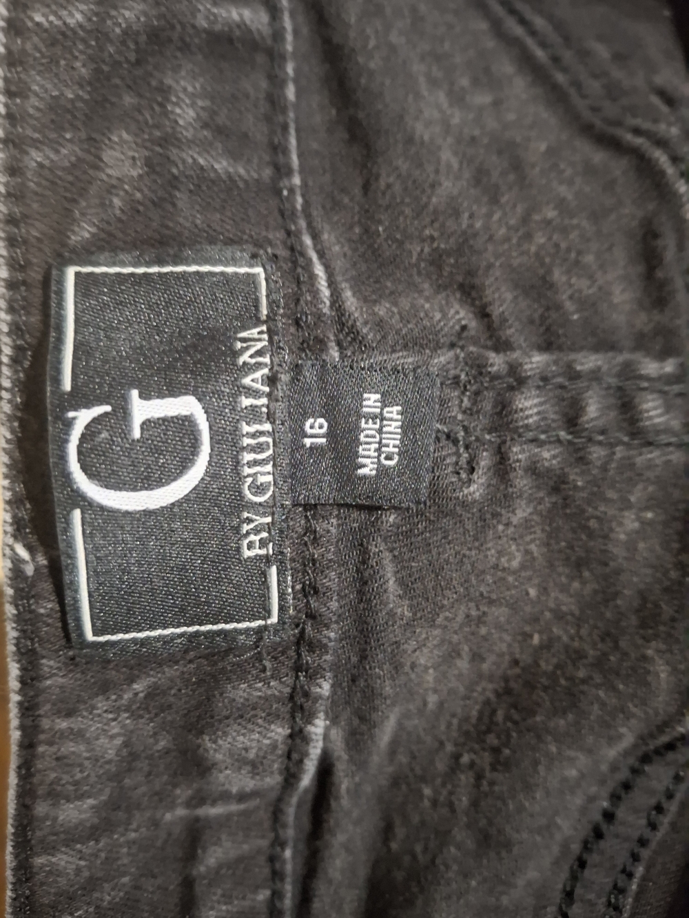 G By Giuliana Distressed Jeans - Picture 9 of 10